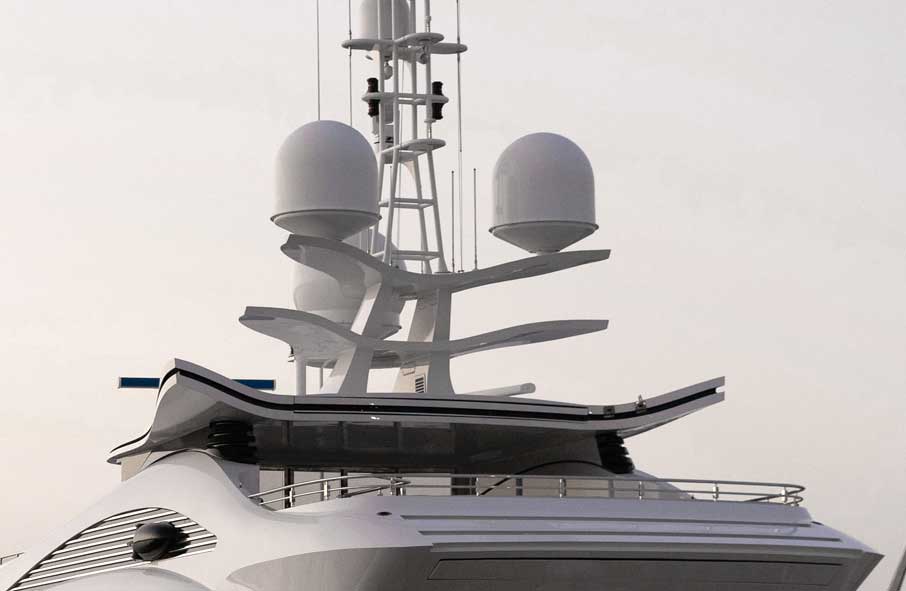 Superyacht VHF radio antenna
